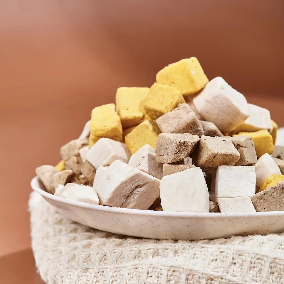 Freeze Dried Mixed Dog & Cat Treats | Chicken, Duck Liver & Egg Yolk High Protein Training Snacks (70g)