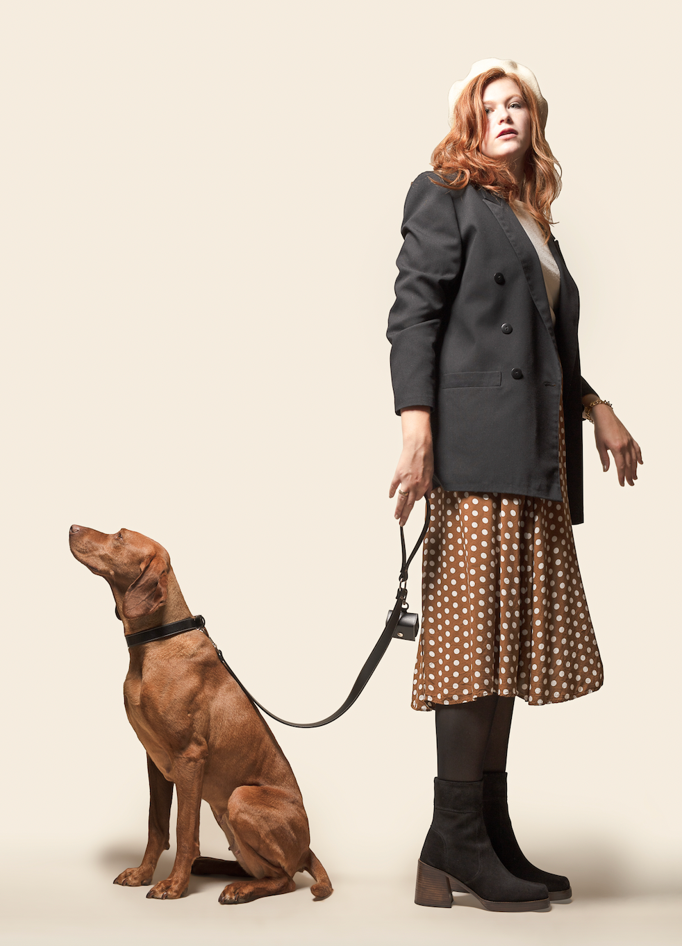 Black apple leather lead